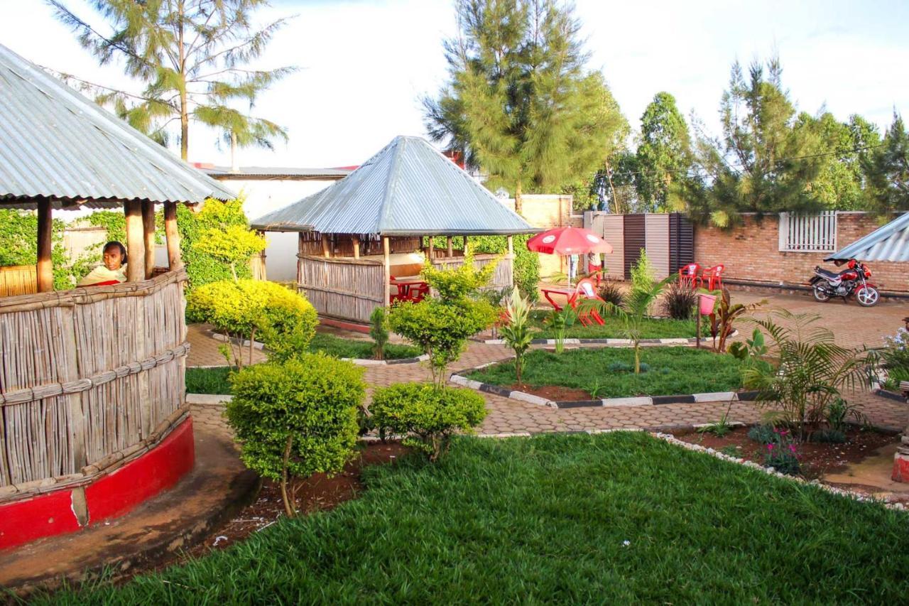 Akagera Neighbors Bed & Breakfast Kabarondo ภายนอก รูปภาพ