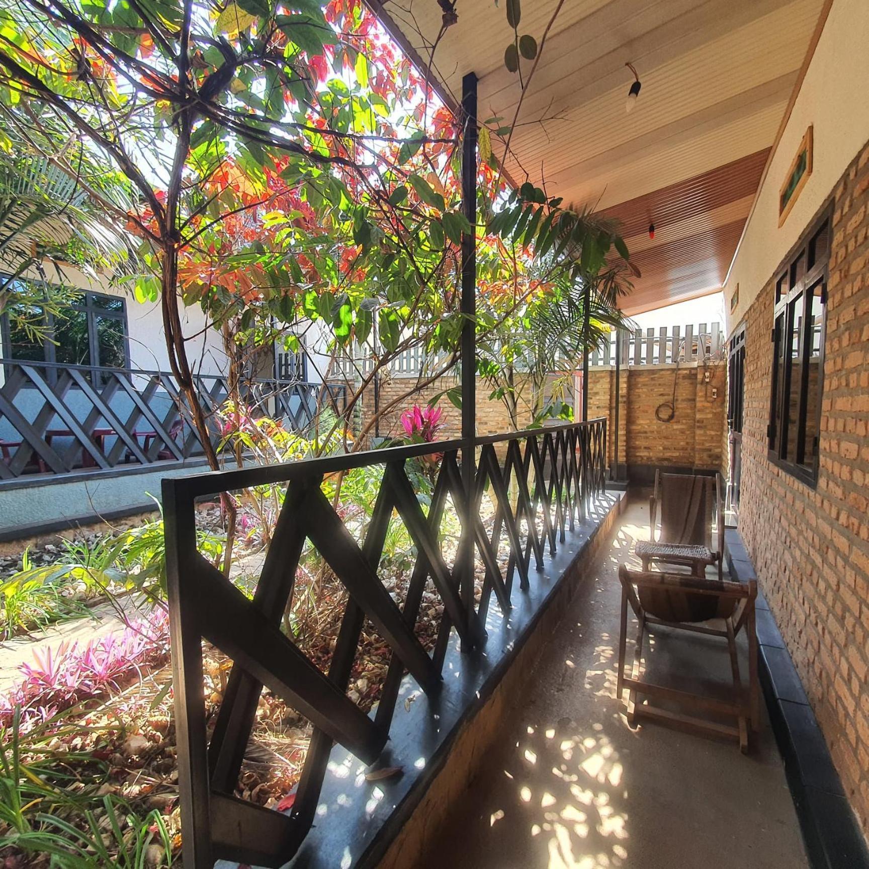 Akagera Neighbors Bed & Breakfast Kabarondo ภายนอก รูปภาพ