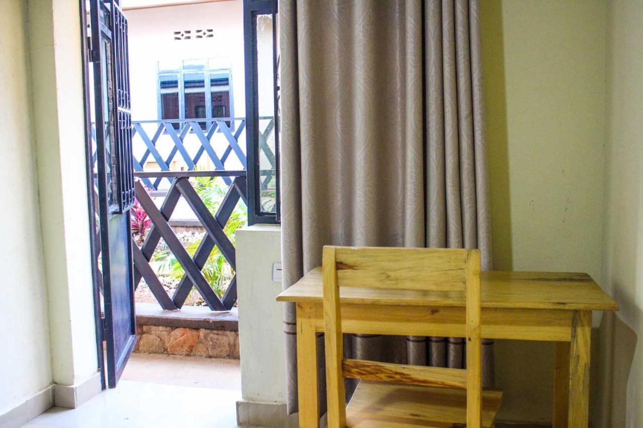 Akagera Neighbors Bed & Breakfast Kabarondo ภายนอก รูปภาพ